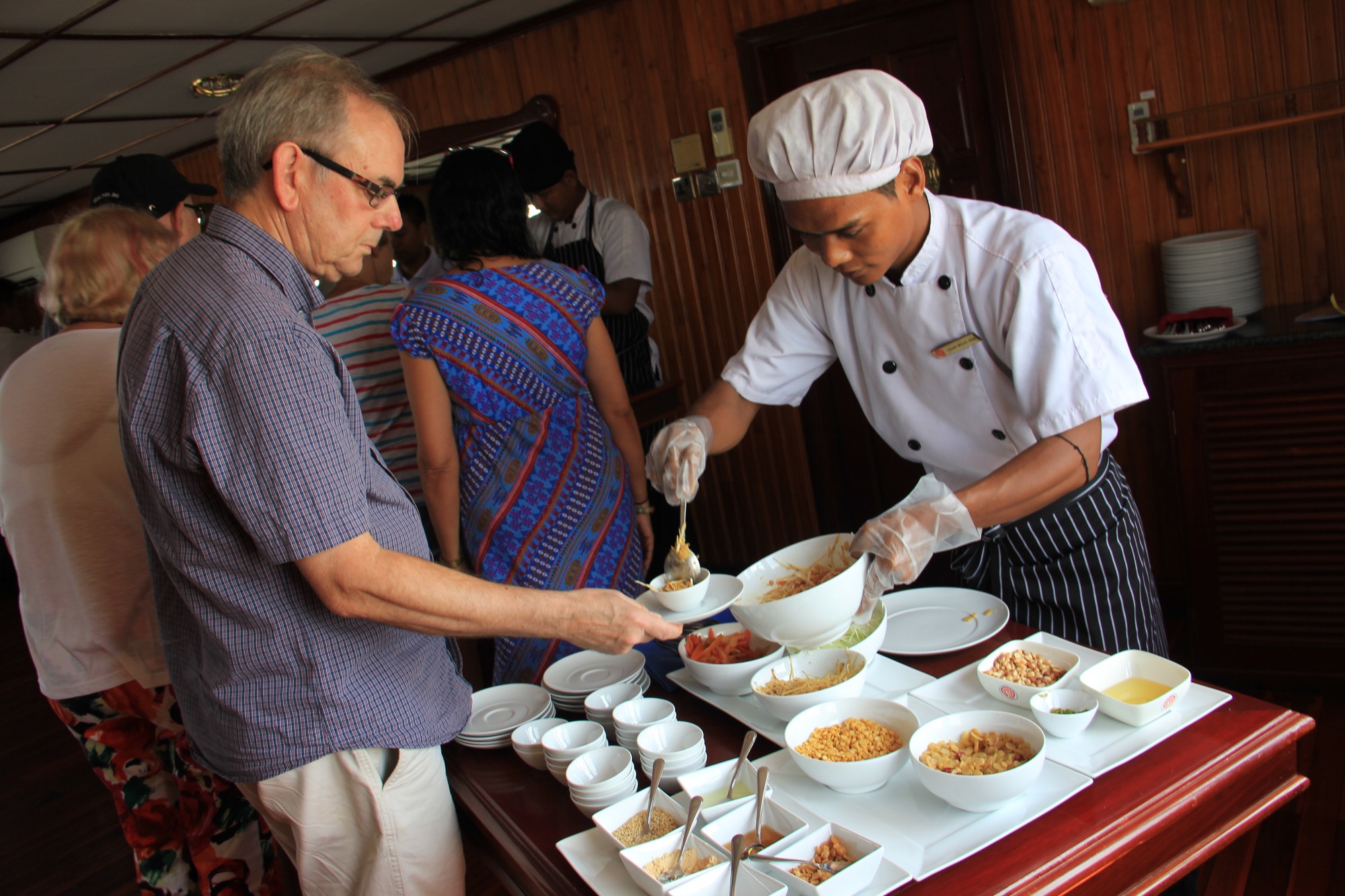 Pandaw RV Orient Pandaw Dining 1.jpg
